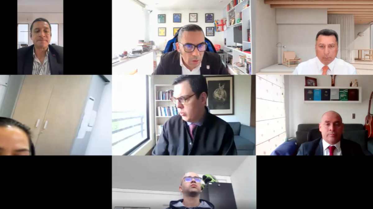 La audiencia para decidir si Juan Carlos Suárez será enviado a prisión fue aplazada porque el juez sufrió una caída y requirió atención médica.